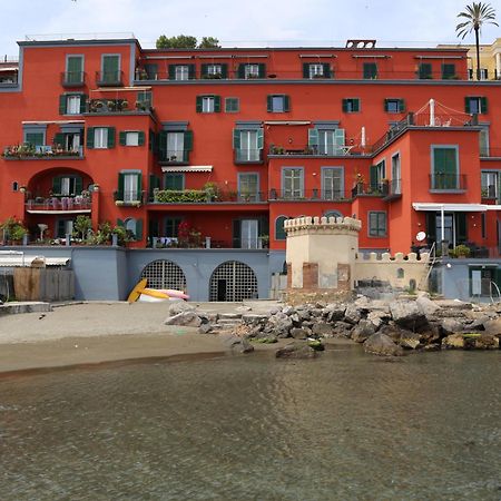 La Casetta Con La Spiaggia Naples Exterior photo