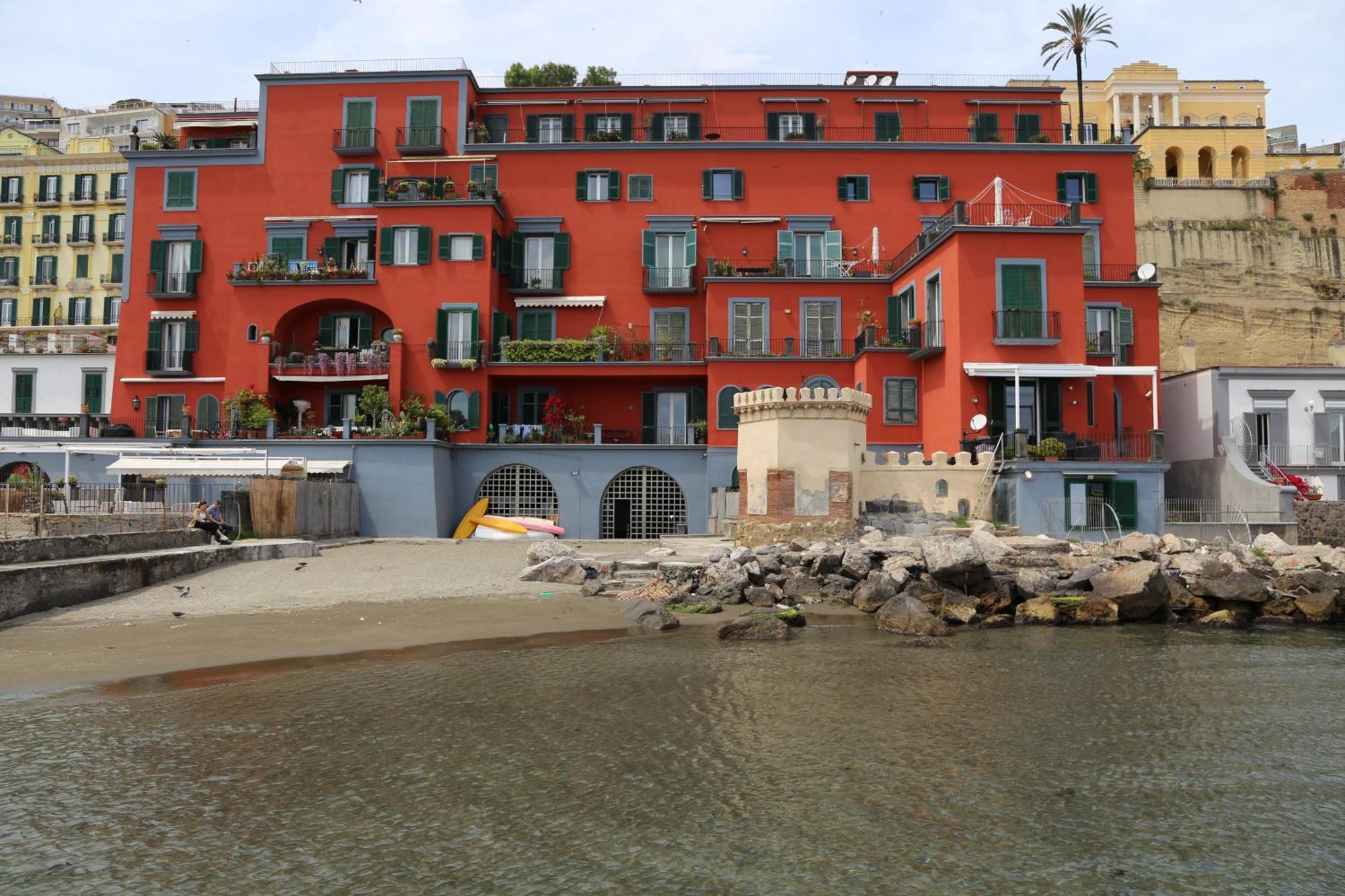La Casetta Con La Spiaggia Naples Exterior photo